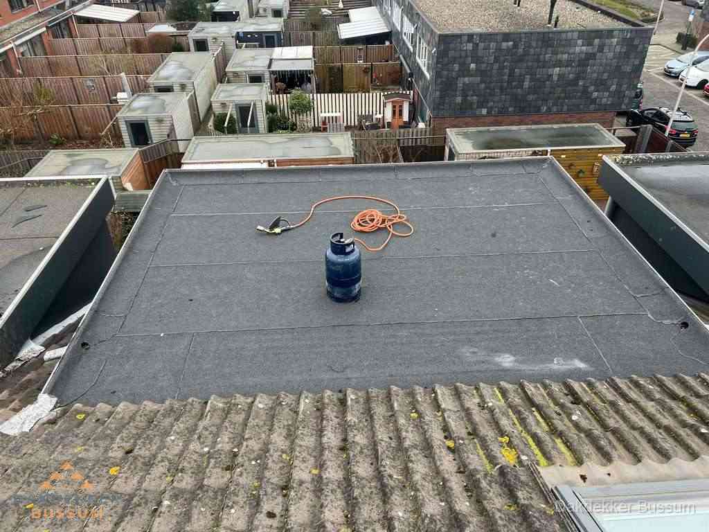 Dakreparatie plat dak met bitumen in Bussum Dakreparatie plat dak met bitumen in Bussum