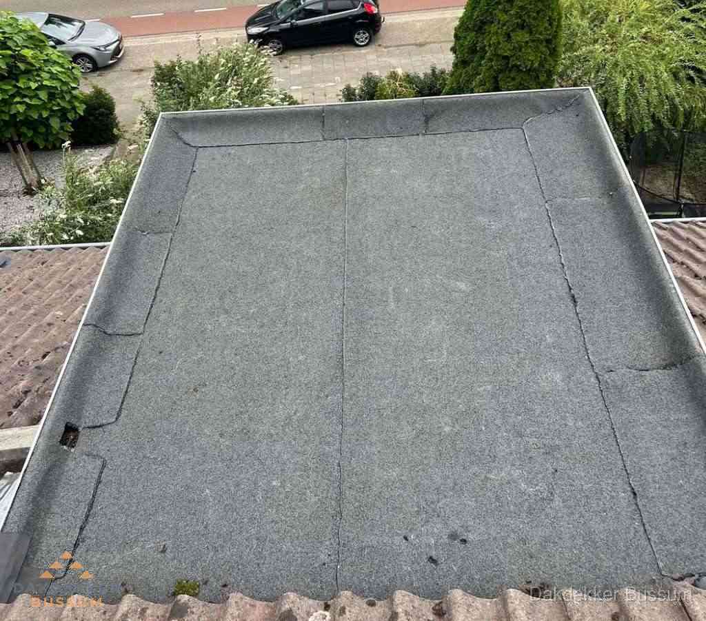 Dakbedekking schuur met bitumen in Bussum Dakbedekking schuur met bitumen in Bussum
